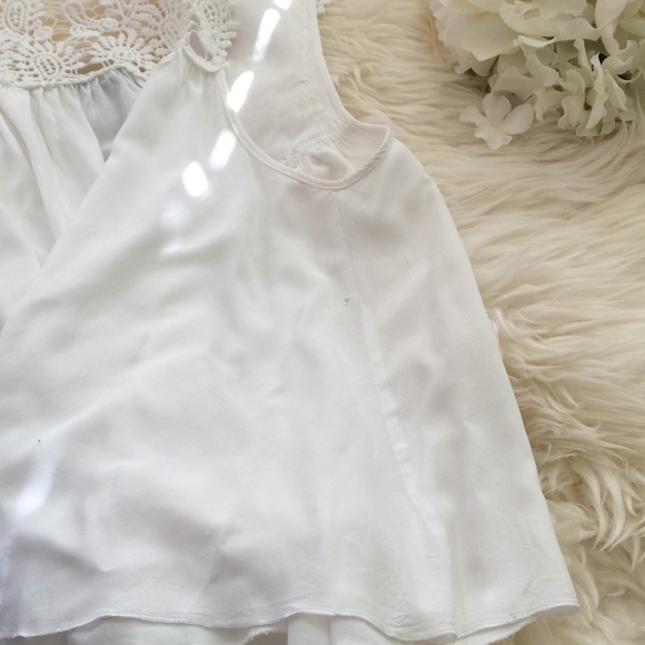 Moon Collection LA Sleeveless Top - Picture 7 of 8